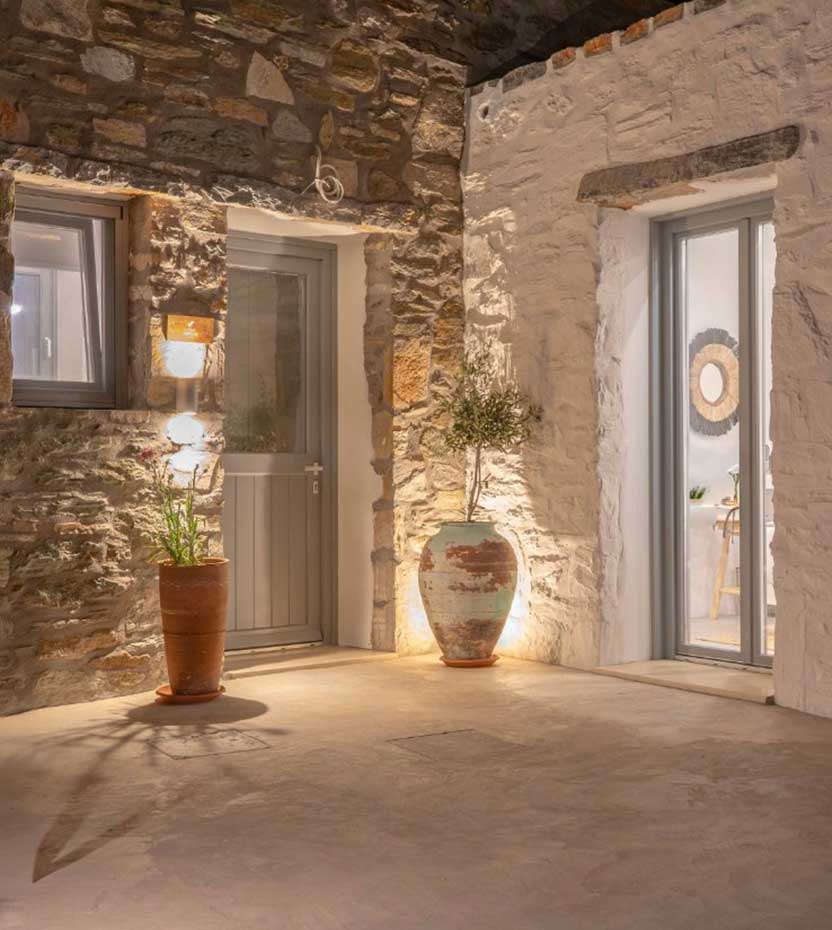 Η είσοδος του Villa Aelia