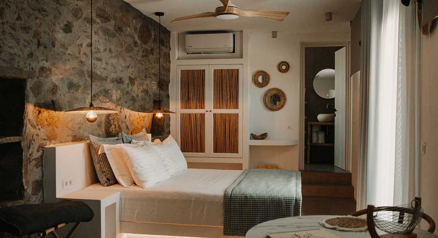 Υπνοδωμάτιο με διπλό κρεβάτι