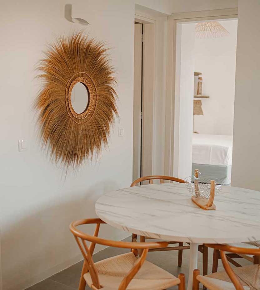 Τραπέζι φαγητού στο Villa Anemona στη Φολέγανδρο