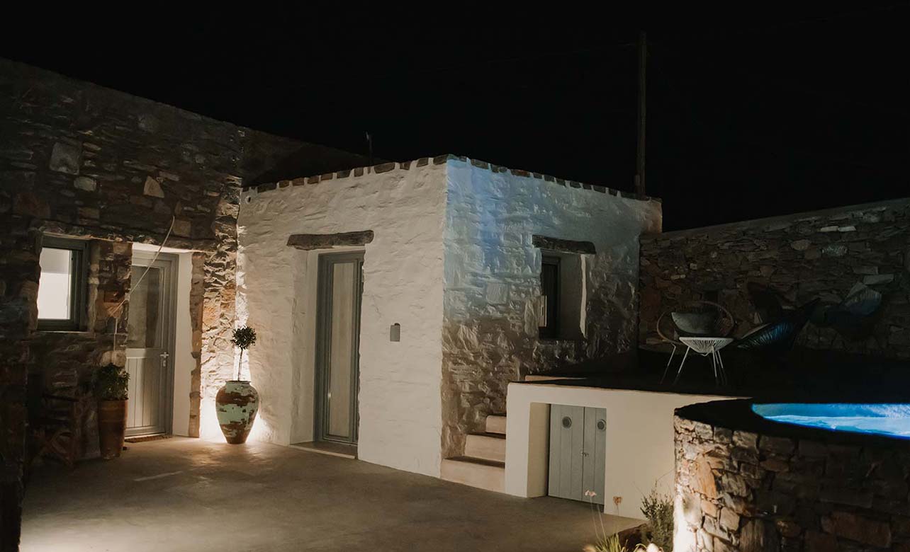 Νυχτερινή άποψη του Venue Villas