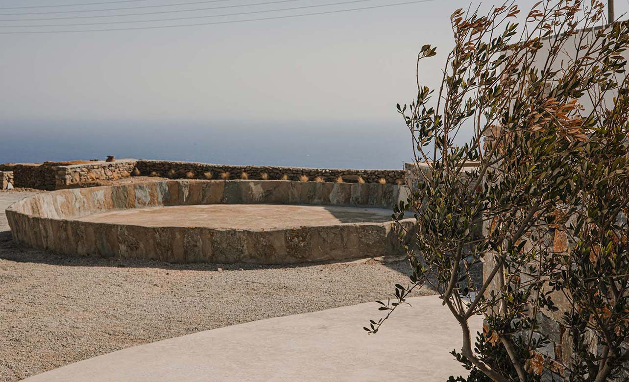 Παραδοσιακό αλώνι στο χώρο του Venue Villas