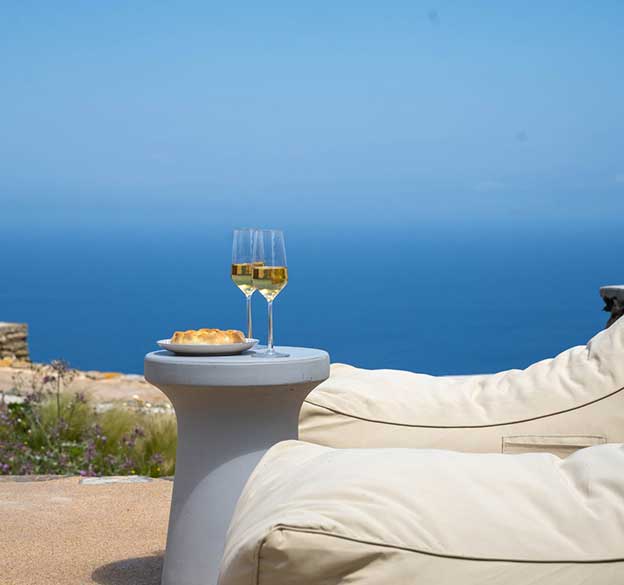 Θέα στη θάλασσα από το Venue Villas στη Φολέγανδρο