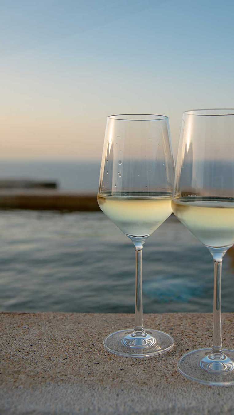 Υδρομασάζ με θέα στη θάλασσα