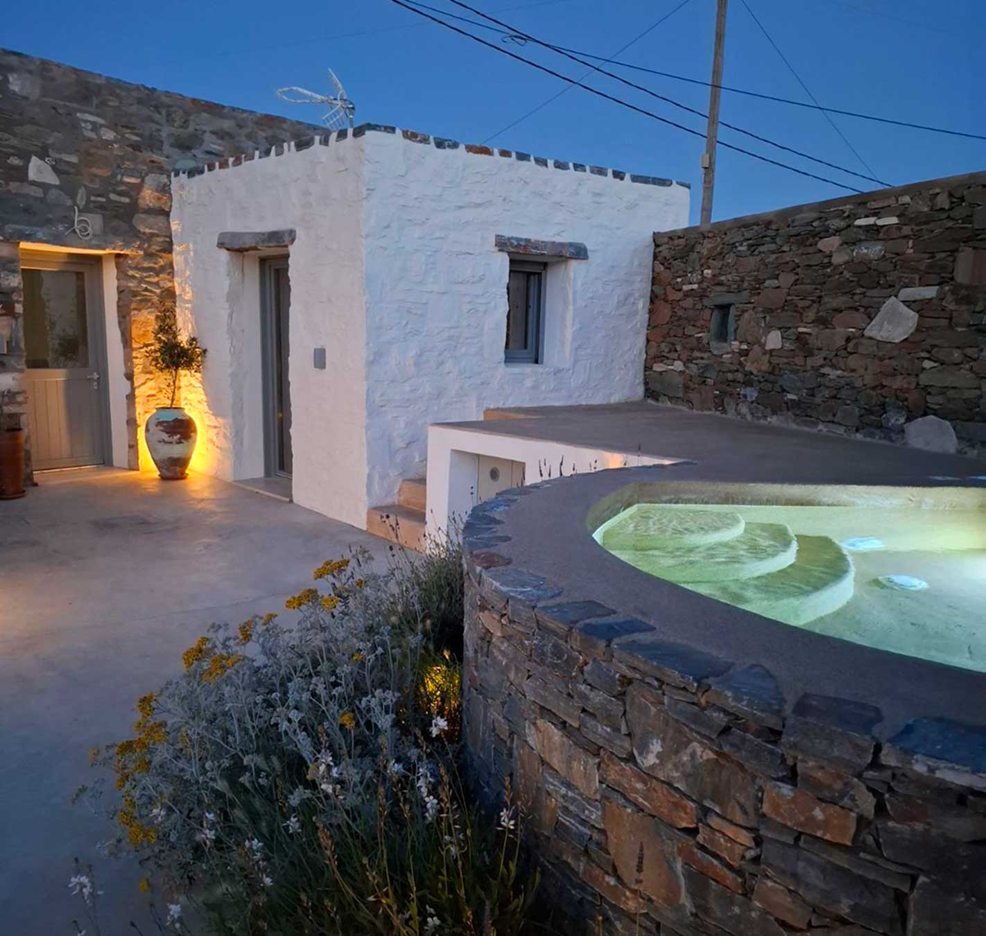 Υδρομασάζ στο Venue Villas στη Φολέγανδρο